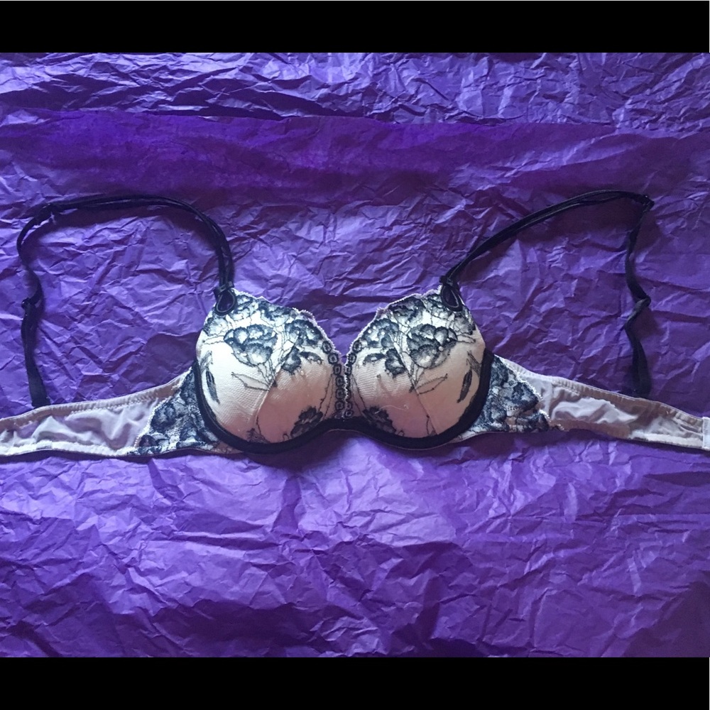 Sexy lace bra with studs